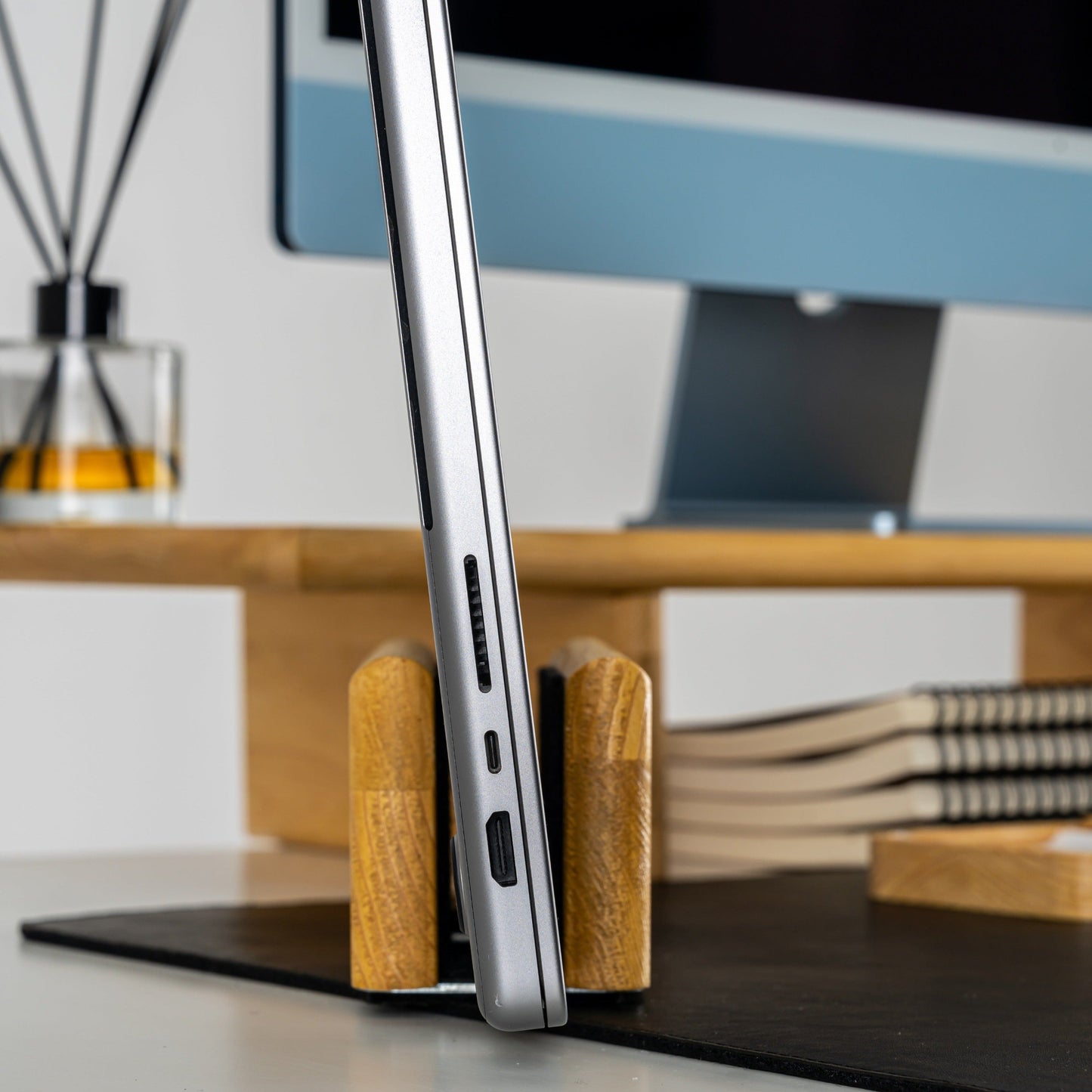 Dikey Laptop Tutucu, Laptop Standı