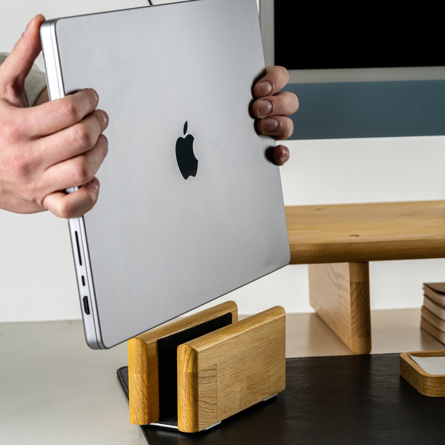 Dikey Laptop Tutucu, Laptop Standı