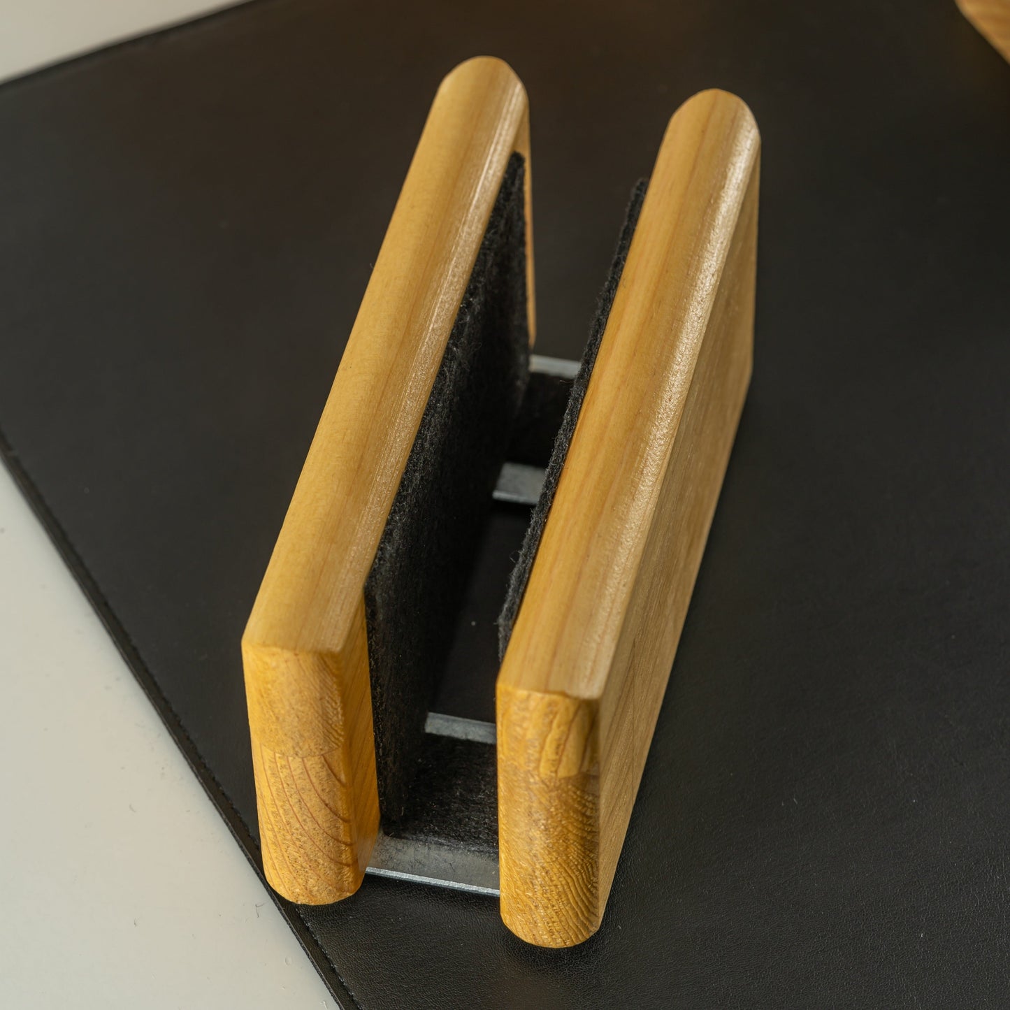 Dikey Laptop Tutucu, Laptop Standı