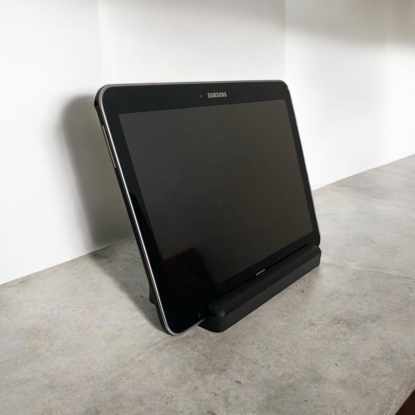 Ahşap Masaüstü Tablet Tutucu - Siyah