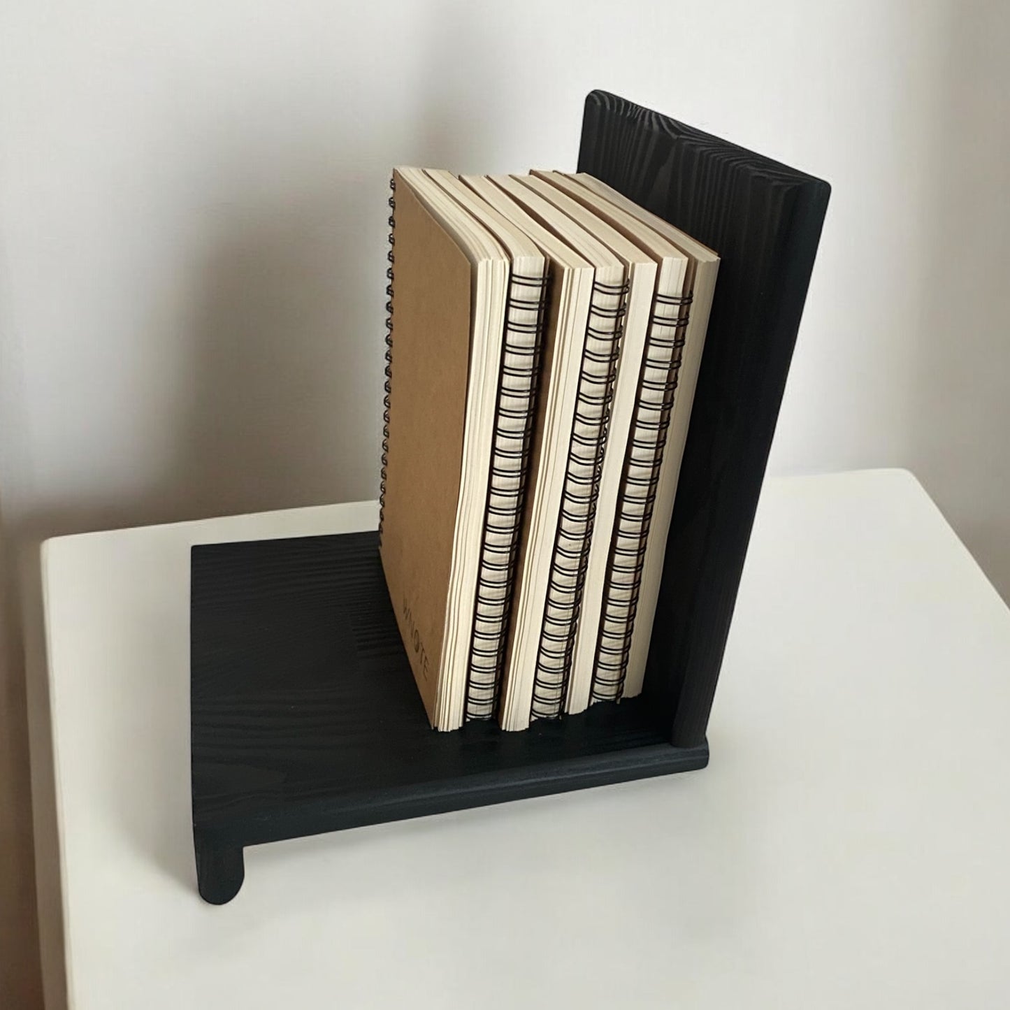 STEK Ahşap Masaüstü Kitap & Defter Tutucu - Siyah